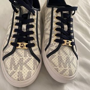 9.5 Michael Kors canvas sneakers